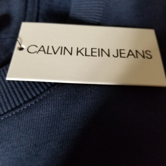 Calvin Klein Sweater - Picture 5 of 7